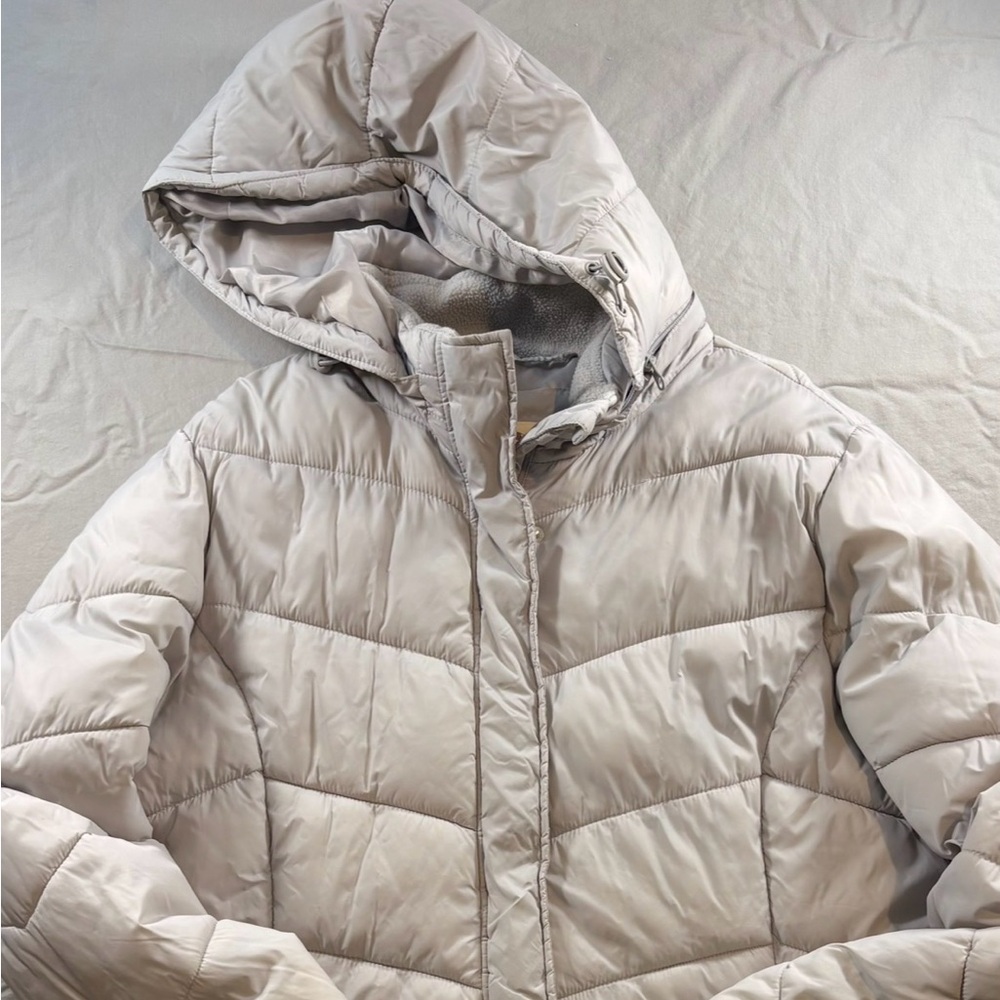 Faded Glory Women's Light Gray Puffer Jacket